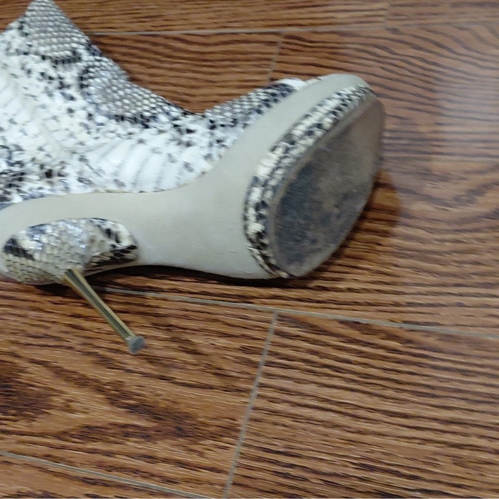 Massimo Dogana Real Python Leather Heels - Picture 4 of 8